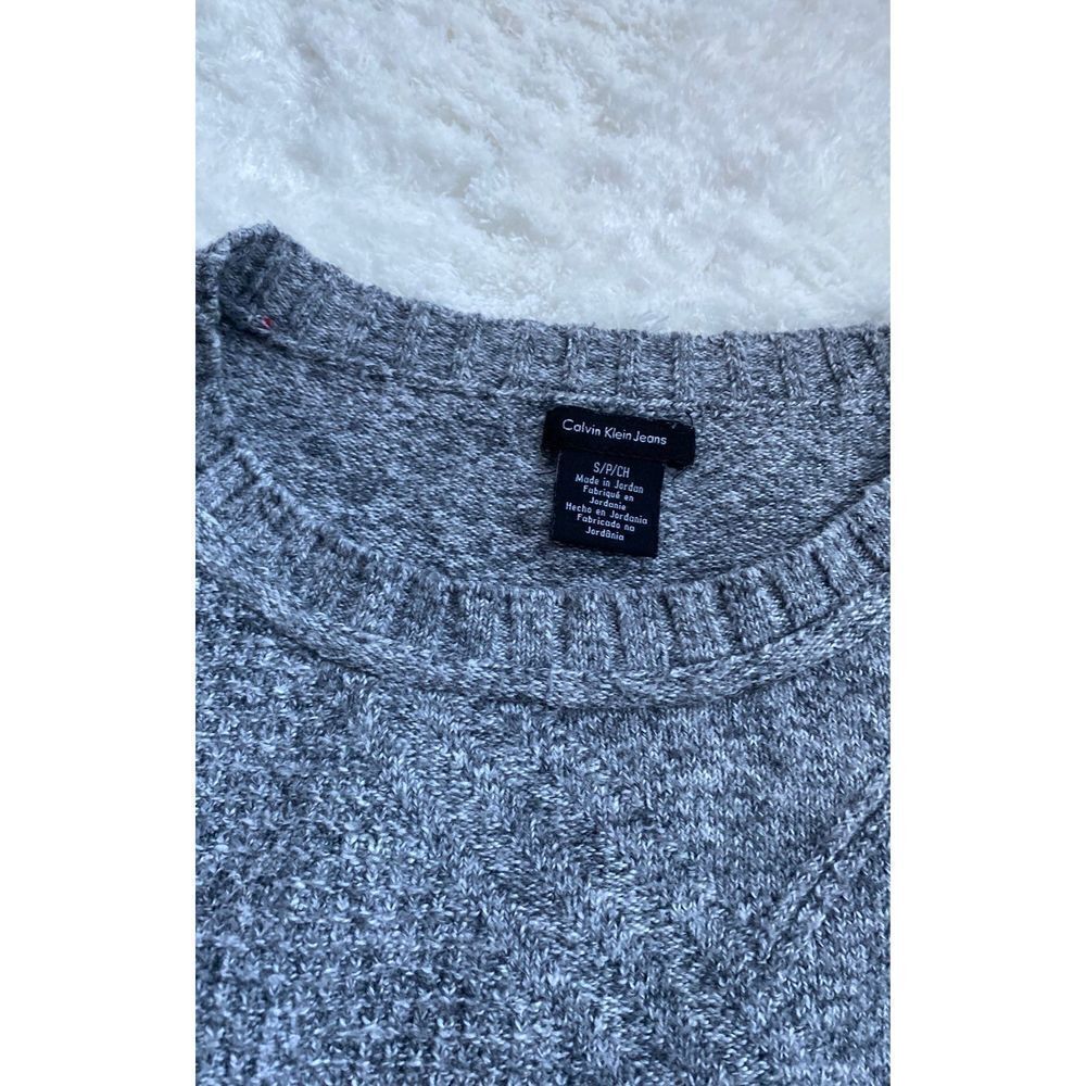 Calvin Klein Grey Knit Gray Long Sleeve Round Neck Sweater - Picture 2 of 2